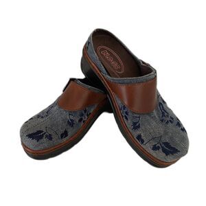 Klogs Austin Denim Jean Leather Floral Embroidered Mule Clog Size 7M. Preowned